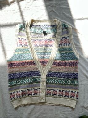 Koret Cream Fair Isle V-Neck Knit Vest with Pastel Stripes